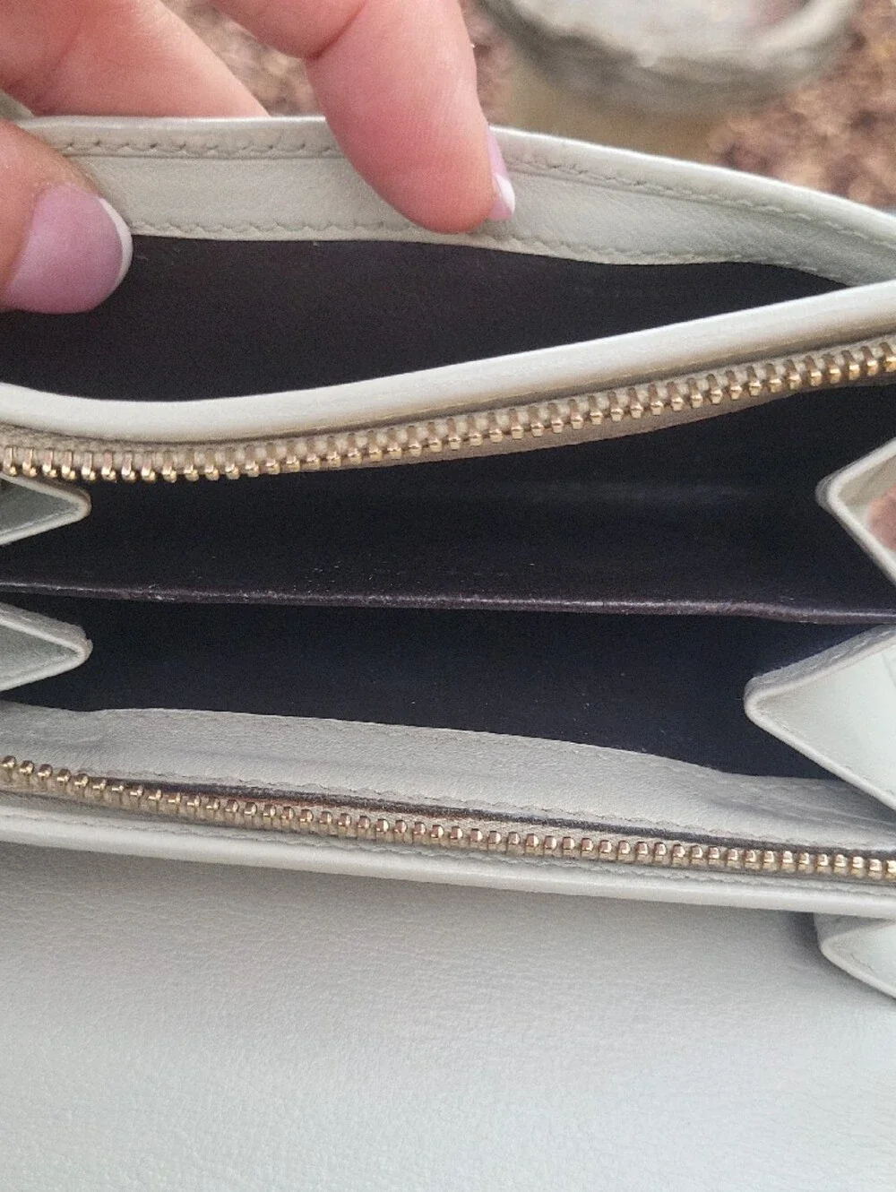 Gucci Embossed GG Leather Wallet with Gold Plaque - Picture 11 of 16
